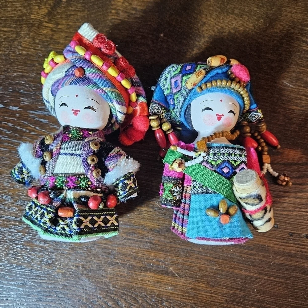 Gorgeous Chinese Dolls in very ornate costume.